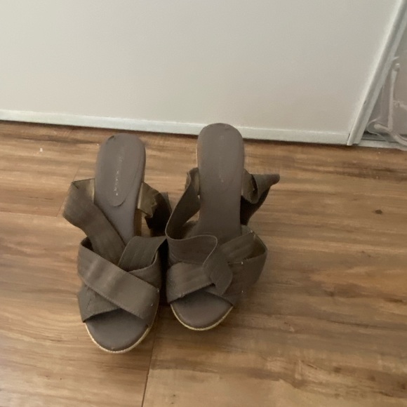 BCBG Platform Sandal Heels - Picture 5 of 7